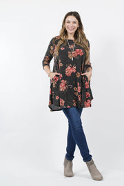 PLUS SIZE Floral Two-Pocket Tunic